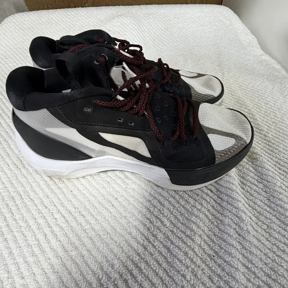 Jordan Air Jordan Low Top Men's Basketball Sneakers Black White Gray Red Sz 9
